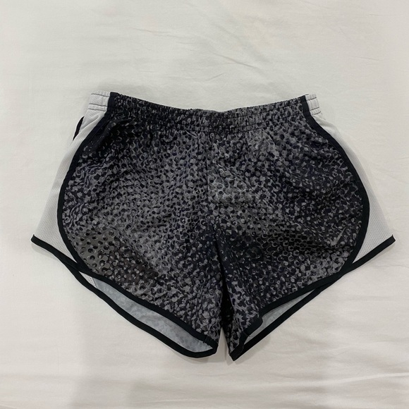 Nike shorts - Picture 1 of 3